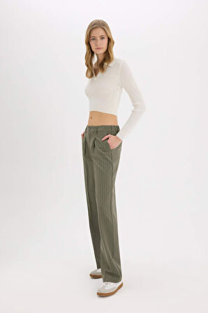 DeFacto Wide Leg Klasik Kumaş Pantolon Pensli Çift Cepli Normal Bel Standart Boy D5066AX25SPKH351
