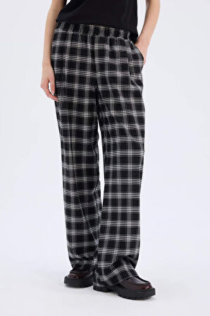 DeFacto Wide Leg Kumaş Pijama Pantolon Geniş Bol Paça Kareli Normal Bel Lastikli Cepli D9548AX25SPBK81