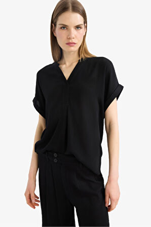 Regular Fit Apaş Yaka Basic Düz Krinkıl Kumaş Kısa Kollu Bluz