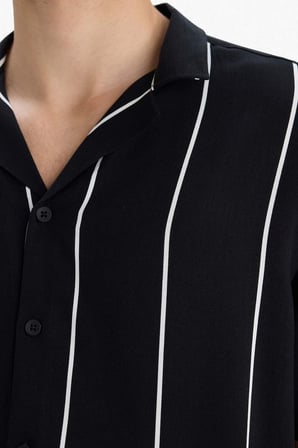 DeFacto Regular Fit Apaş Yaka Çizgili Yazlık Kısa Kollu Gömlek E2559AX25SMBK81