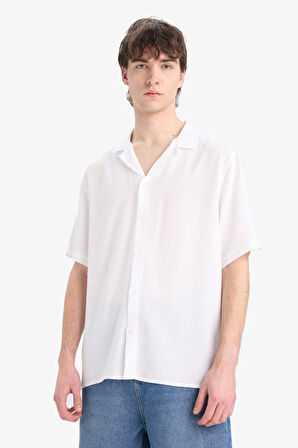 DeFacto Regular Fit Apaş Yaka Yazlık Kısa Kollu Beyaz Gömlek E2533AX25SMWT34