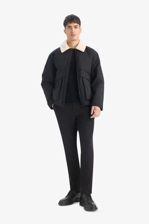 DeFacto Su İtici Rüzgar Geçirmez Slim Fit Dar Kesim Suni Kürklü Polo Yaka Astarlı Fermuarlı Cepli Mont D1187AX25WNBK27