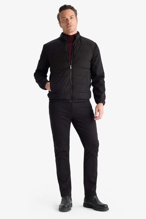 Slim Fit Dar Kesim Dik Yaka Lastikli ve Fermuarlı Su Geçirmez Mont