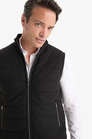 Slim Fit Dar Kesim Dik Yaka Fermuarlı Yelek