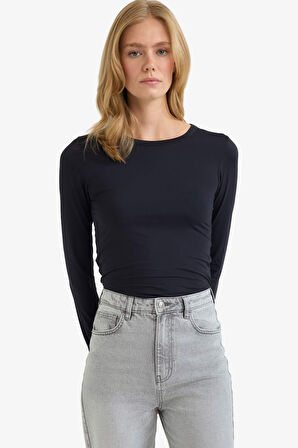 Slim Fit Dar Kesim Bisiklet Yaka Basic Düz Uzun Kollu Tişört