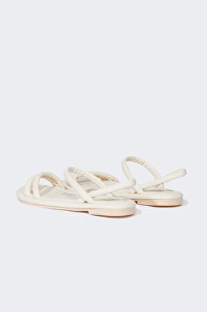 DeFacto Kadın Düz Taban Suni Deri Sandalet D0765AX25HSBG26