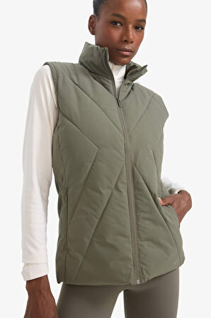 DeFactoFit Su İtici Slim Fit Dar Kesim Fermuarlı Sporcu Su Geçirmez Yelek