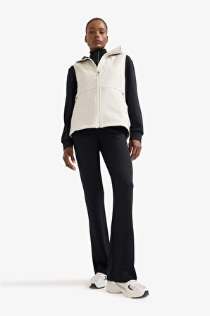 DeFactoFit Su İtici Slim Fit Dar Kesim Kapüşonlu Fermuarlı Sporcu Softshell Yelek