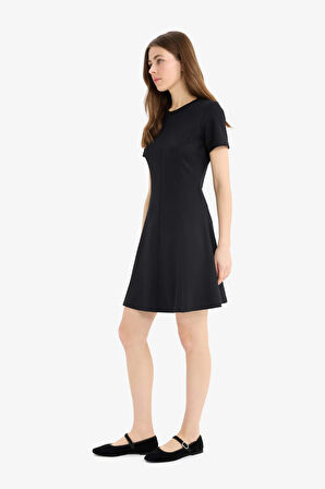 Bisiklet Yaka Basic Düz Kısa Kollu Mini Elbise