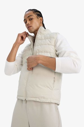 DeFacto Su İtici Rüzgar Geçirmez Slim Fit Şişme Yelek E9215AX25AUBG779
