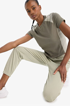 DeFactoFit Standart Fit Bisiklet Yaka Sporcu Kısa Kollu Tişört B4231AX25SPKH398