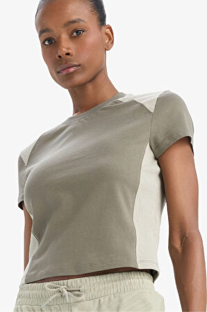 DeFactoFit Standart Fit Bisiklet Yaka Sporcu Kısa Kollu Tişört B4231AX25SPKH398