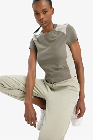 DeFactoFit Standart Fit Bisiklet Yaka Sporcu Kısa Kollu Tişört B4231AX25SPKH398