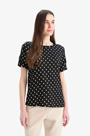 DeFacto Regular Fit Bisiklet Yaka Desenli Bürümcük Kısa Kollu Tişört E7324AX25SMBK81