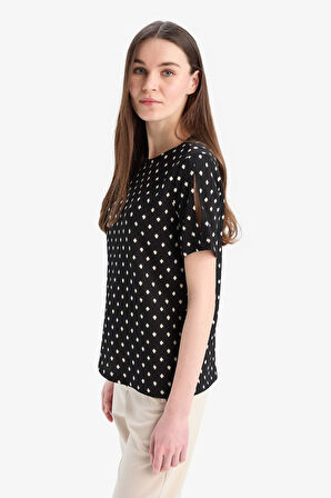 DeFacto Regular Fit Bisiklet Yaka Desenli Bürümcük Kısa Kollu Tişört E7324AX25SMBK81