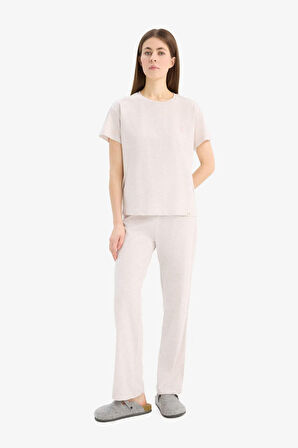 DeFacto Regular Fit Pijama Takımı Kısa Kollu Pijama Üstü Esnek Belli Uzun Pijama Altı-Fall in Love E5820AX25SPBG588
