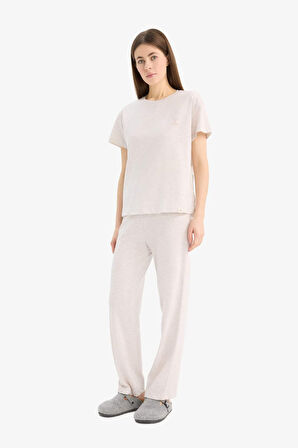 DeFacto Regular Fit Pijama Takımı Kısa Kollu Pijama Üstü Esnek Belli Uzun Pijama Altı-Fall in Love E5820AX25SPBG588