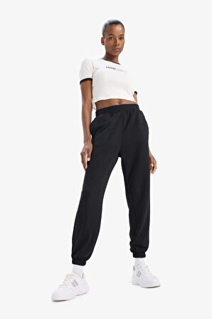 DeFactoFit Slim Fit Dar Kesim Bisiklet Yaka Baskılı Sporcu Ribana Kısa Kollu Tişört E4796AX25SPER136