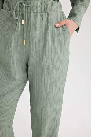 Wide Leg Cep Detaylı Standart Paça Krinkıl Kumaş Pantolon