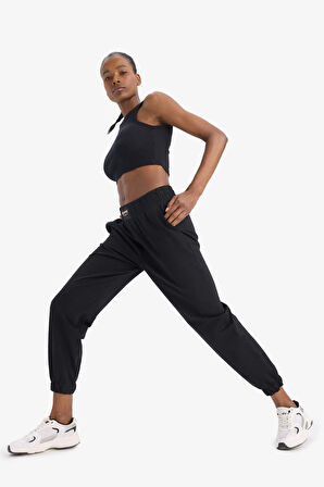 DeFactoFit Standart Fit Jogger Paça Standart Boy Sporcu Eşofman Altı D9041AX25SPBK81