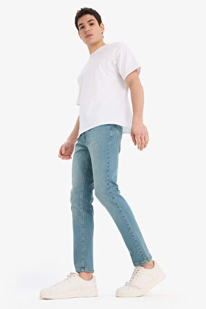 DeFacto Pedro Slim Fit Dar Kalıp Normal Bel Dar Paça Jean Pantolon E8201AX25SPNM29