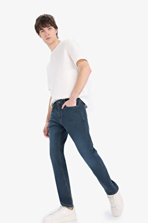 DeFacto Sergio Regular Fit Normal Kalıp Normal Bel Boru Paça Jean Pantolon B4538AX25SPNM83