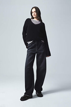 DeFacto Regular Fit V Yaka Basic Düz Dikişsiz Triko Kazak E9170AX25SPBK27