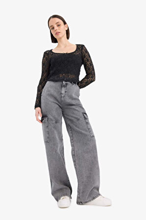 DeFacto Coool Yuvarlak Yaka Fitted Dantel Uzun Kollu Bluz E7614AX25SPBK81