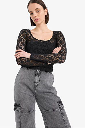 DeFacto Coool Yuvarlak Yaka Fitted Dantel Uzun Kollu Bluz E7614AX25SPBK81