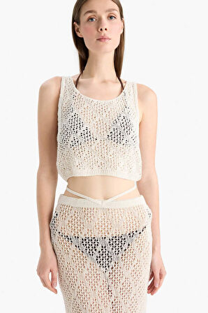 Yuvarlak Yaka Crop Kolsuz Triko Beyaz Plaj Üstü-Fall in Love 