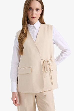 DeFacto V Yaka Bağcıklı Basic Düz Blazer Yelek E4358AX25SPBG702
