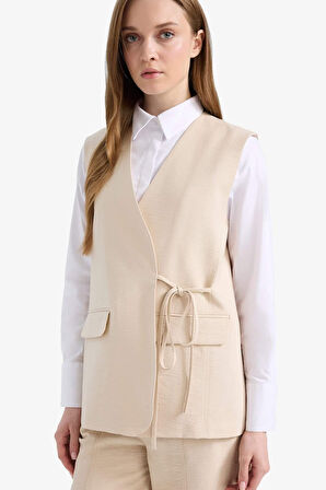 DeFacto V Yaka Bağcıklı Basic Düz Blazer Yelek E4358AX25SPBG702