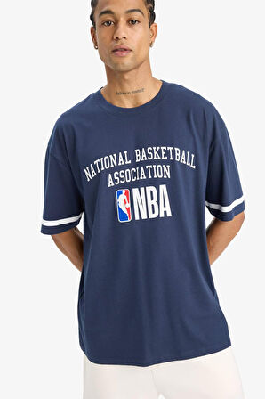 DeFactoFit NBA Wordmark Oversize Geniş Kalıp Bisiklet Yaka Kısa Kollu Tişört