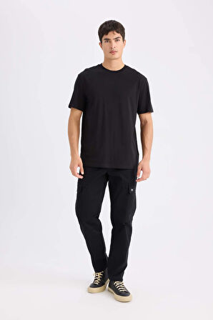 DeFacto New Regular Fit Bisiklet Yaka Basic Düz %100 Pamuk Kısa Kollu Tişört V7699AZ25SPBK81