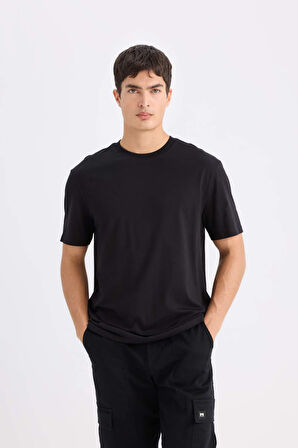 DeFacto New Regular Fit Bisiklet Yaka Basic Düz %100 Pamuk Kısa Kollu Tişört V7699AZ25SPBK81
