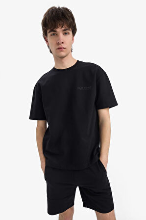 DeFacto Slim Fit Dar Kesim Dar Paça Basic Düz Şort B8674AX25SPBK81