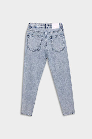 DeFacto Slim Tapered Fit Dar Kalıp Normal Bel Daralan Paça Jean Pantolon D2008AX25SPNM39