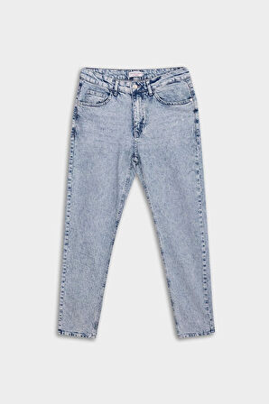 DeFacto Slim Tapered Fit Dar Kalıp Normal Bel Daralan Paça Jean Pantolon D2008AX25SPNM39