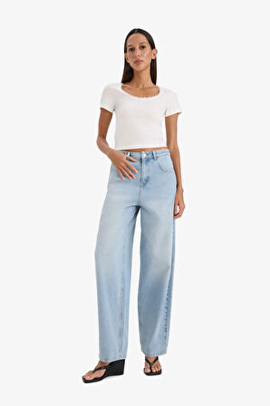 DeFacto Fitted Dantel Yaka Kısa Kollu Beyaz Tişört E9915AX25SMWT32