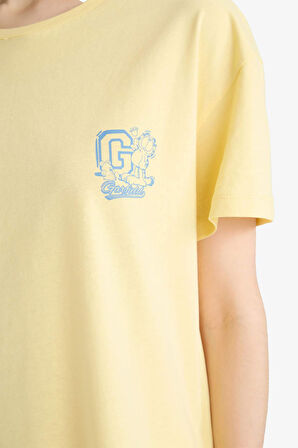 Garfield Pijama Takımı Kısa Kollu Pijama Üstü Esnek Belli Şort Pijama Altı-Fall in Love