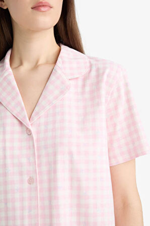 DeFacto Regular Fit Pijama Takımı Kısa Kollu Pijama Üstü Esnek Belli Şort Pijama Altı-Fall in Love E4337AX25SMPN648