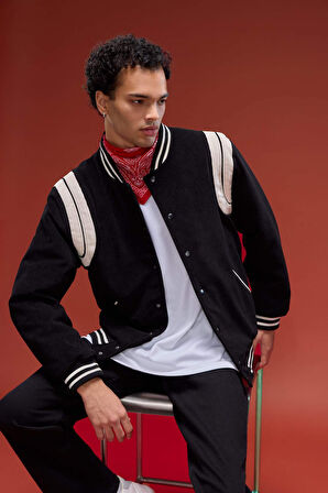 Su Geçirmez Regular Fit Kolej Yaka Bomber Çıtçıtlı İç Cepli Mont