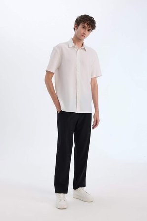 DeFacto Regular Fit Krinkıl Yazlık Kısa Kollu Beyaz Gömlek E1223AX25SMWT32