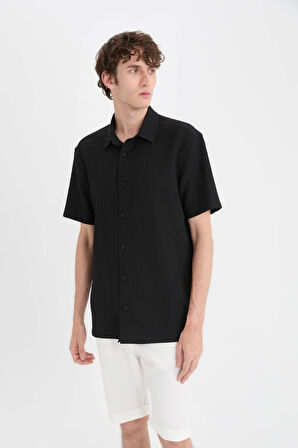 DeFacto Regular Fit Polo Yaka Krinkıl Yazlık Kısa Kollu Siyah Gömlek E1223AX25SMBK27