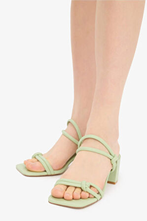 DeFacto Kadın Yüksek Taban Suni Deri Topuklu Sandalet E2524AX25SMGN562