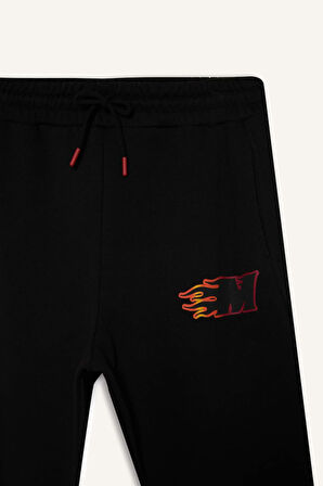 DeFactoFit NBA Miami Heat Kalın Jogger Eşofman Altı Standart Fit Cepli Esnek Bantlı Paça D6561AX25SPBK81