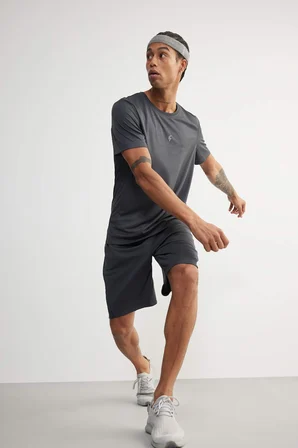 DeFacto Slim Fit Dar Kesim Bisiklet Yaka Baskılı Sporcu Kısa Kollu Tişört V2887AZ25SPBK81