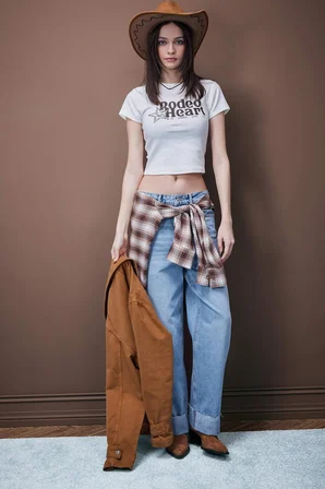 DeFacto Coool Fitted Bisiklet Yaka Baskılı Ribana Crop Kısa Kollu Tişört E4684AX25SPWT32