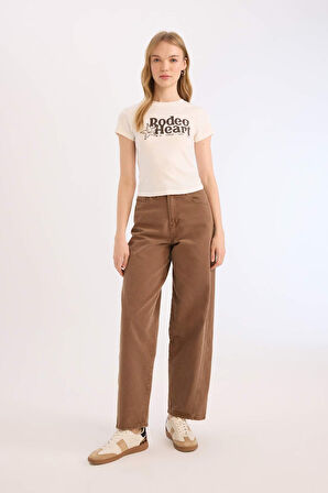 DeFacto Coool Fitted Bisiklet Yaka Baskılı Ribana Crop Kısa Kollu Tişört E4684AX25SPWT32