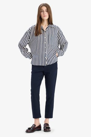 DeFacto Klasik Chino Normal Bel Basıc Cepli Bilek Boy Kumaş Pantolon C1429AX25SPNV106